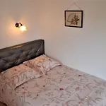 Maison Au Loup: 16th Century In Old Town