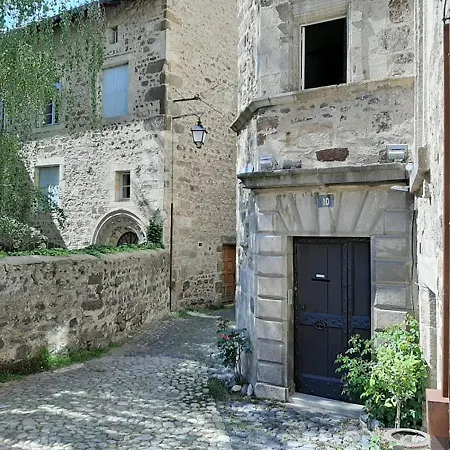 Maison Au Loup - Chambre D'Hotes Dans Un Superbe Ancien Hotel Particulier Du Xvie Siecle Au Coeur De La Vieille Ville Du Puy Bed & Breakfast Le Puy-en-Velay
