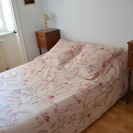 Maison Au Loup - Chambre D'Hotes Dans Un Superbe Ancien Hotel Particulier Du Xvie Siecle Au Coeur De La Vieille Ville Du Puy 3* Le Puy-en-Velay