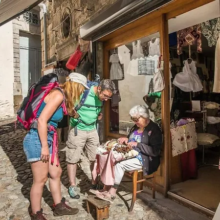 Bed & Breakfast Maison Au Loup - Chambre D'Hotes Dans Un Superbe Ancien Hotel Particulier Du Xvie Siecle Au Coeur De La Vieille Ville Du Puy 3*