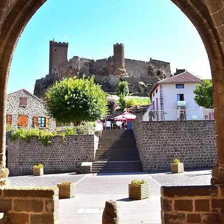 Maison Au Loup - Chambre D'Hotes Dans Un Superbe Ancien Hotel Particulier Du Xvie Siecle Au Coeur De La Vieille Ville Du Puy Bed & Breakfast Le Puy-en-Velay