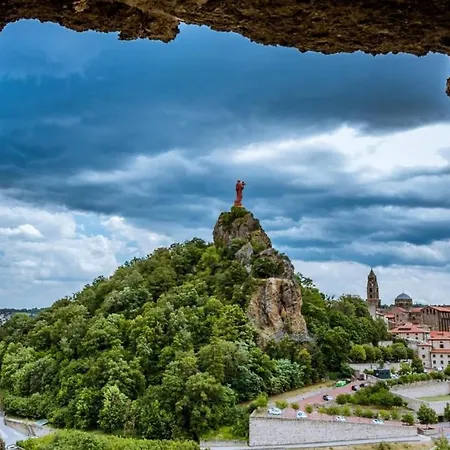 Maison Au Loup - Chambre D'Hotes Dans Un Superbe Ancien Hotel Particulier Du Xvie Siecle Au Coeur De La Vieille Ville Du Puy 3* Le Puy-en-Velay
