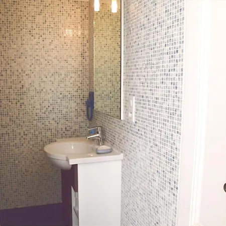 Bed & Breakfast Maison Au Loup - Superbe Ancien Particulier Du Xvie Siecle Au Coeur De La Vieille Du Puy 4*