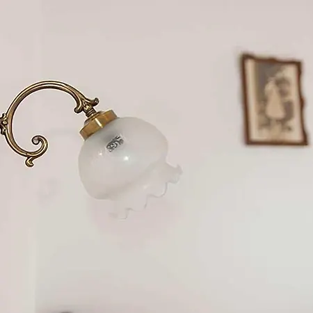 Maison Au Loup - Chambre D'Hotes Dans Un Superbe Ancien Hotel Particulier Du Xvie Siecle Au Coeur De La Vieille Ville Du Puy Bed & Breakfast Le Puy-en-Velay