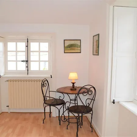 Maison Au Loup - Chambre D'Hotes Dans Un Superbe Ancien Hotel Particulier Du Xvie Siecle Au Coeur De La Vieille Ville Du Puy Bed & Breakfast 3*