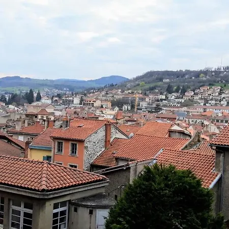 Maison Au Loup - Chambre D'Hotes Dans Un Superbe Ancien Hotel Particulier Du Xvie Siecle Au Coeur De La Vieille Ville Du Puy