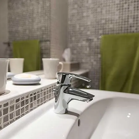 Maison Au Loup - Superbe Ancien Particulier Du Xvie Siecle Au Coeur De La Vieille Du Puy Bed & Breakfast 4*