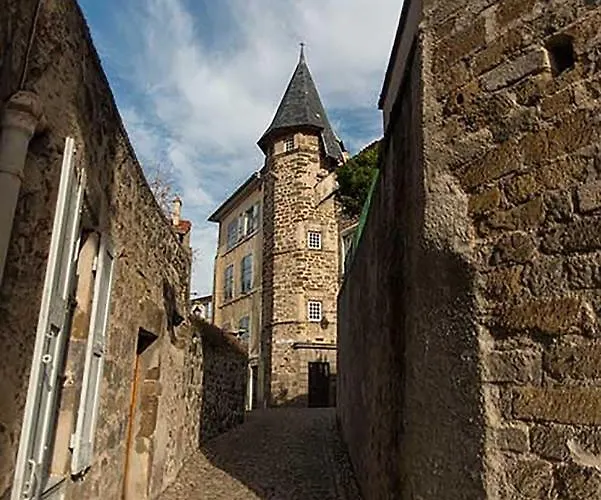 Bed & Breakfast Maison Au Loup: 16th Century In Old Town Le Puy-en-Velay