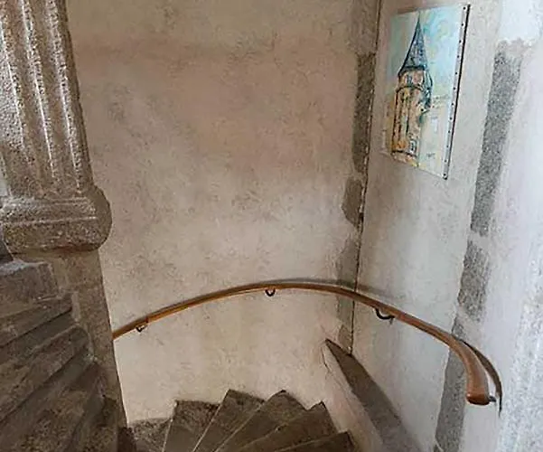 Maison Au Loup: 16th Century In Old Town