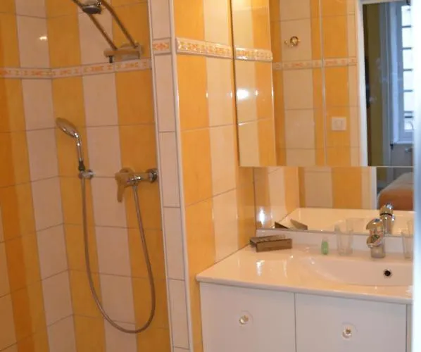 Maison Au Loup: 16th Century In Old Town